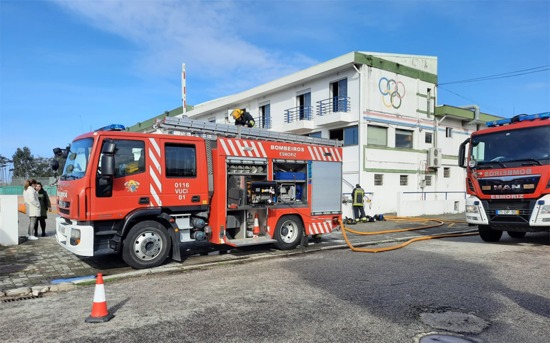 Incêndio destruiu infraestrutura do complexo desportivo do Esmoriz Ginásio Incêndio destruiu infraestrutura do complexo desportivo do Esmoriz Ginásio